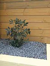 Build this sturdy fence panel from imber and Resene Waterborne Woodsman penetrating oil stain