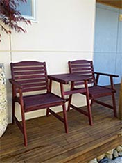 Refurbish your tired looking outdoor furniture with Resene waterborne woodstain