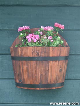 How to stain a wall planter with Resene Woodsman penetrating oil stain.