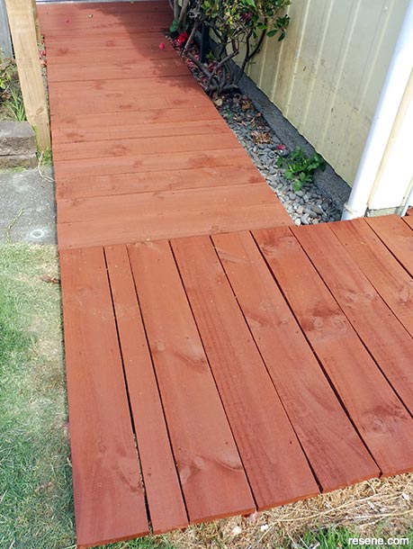 How to make a wooden walkway
