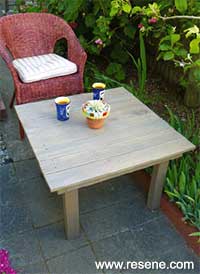How to make an outdoor coffee table