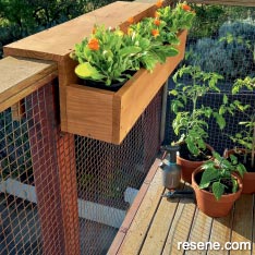 Balcony planter 