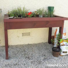 Build a potting bench for your garden