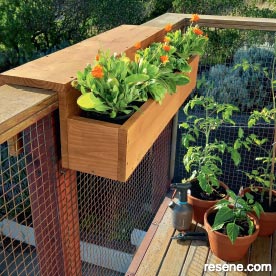 Balcony planter