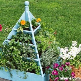 How to build a timber pyramid herb planter