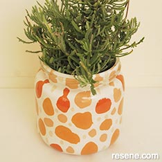 Paint an jar for lavender from your garden