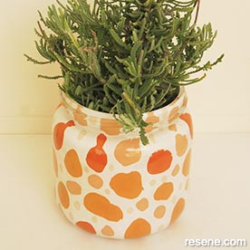 Paint an jar for lavender from your garden