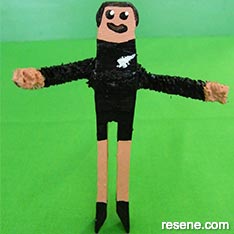 Make a rugby star with a wooden peg