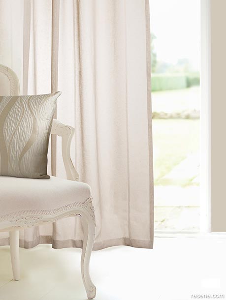 How will a curtain’s fabric affect your room?