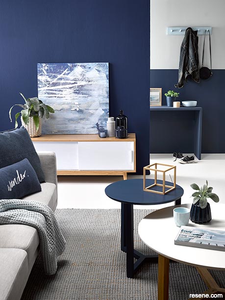 A dark blue and white lounge
