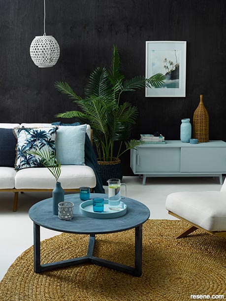 Pops of sea blue make this a summery lounge