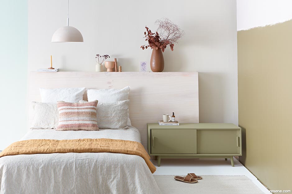 A simple Japandi bedroom - muted terracotta and dusky pinks