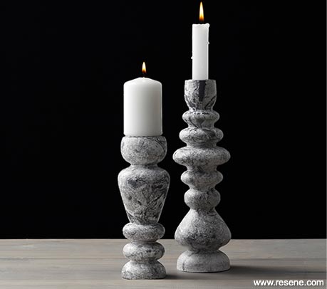 Marbling paint effect on candles
