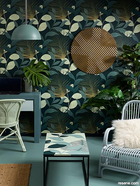 Room with tropical wallpaper 3