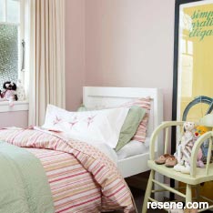 Pretty pink bedroom 