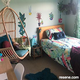 Jungle themed birthday bedroom