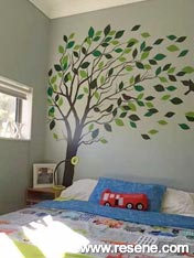 Kids bedroom - painted tree mural