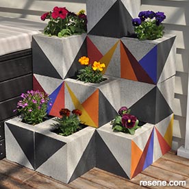 Make a stylish painted concrete block planter