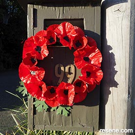 Create an decorative ANZAC wreath
