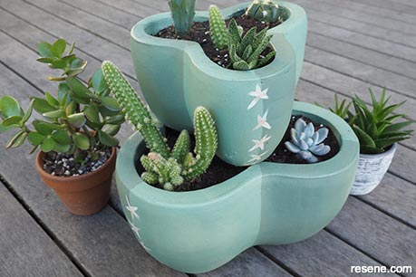 How to paint a cactus pot