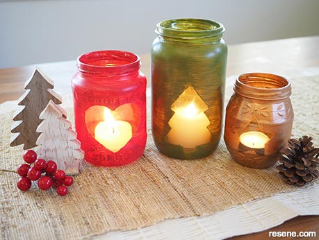 Make your own DIY Christmas lanterns - Step 3