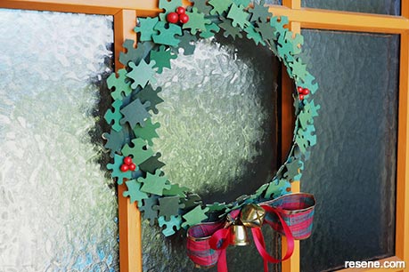 Jigsaw Christmas wreath -  Step 5