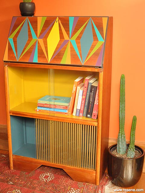 Upcycle a writing desk with a retro pattern