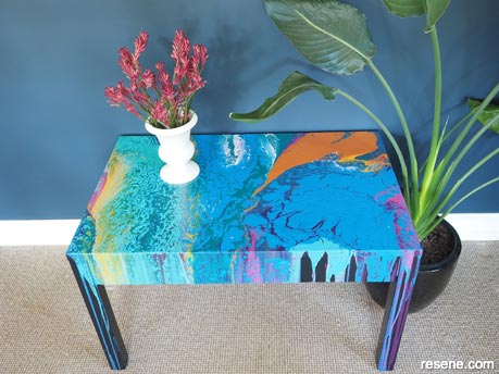 Make your own paint pour coffee table