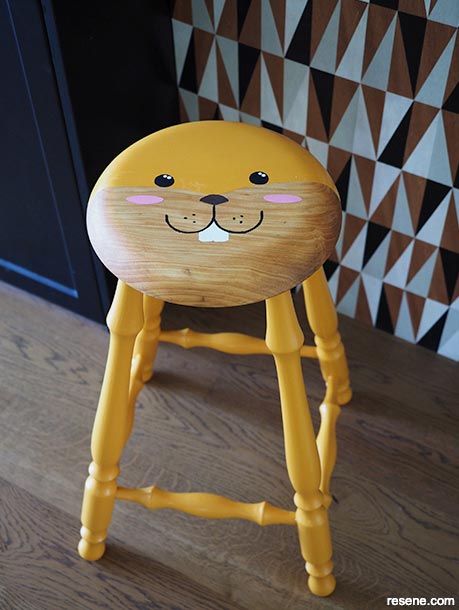 How to paint your own animal face stool