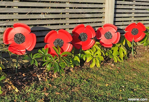 How to make large ANZAC poppies

