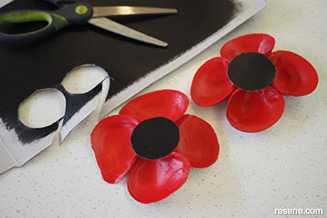 Step 5 - Magnetic shell poppies