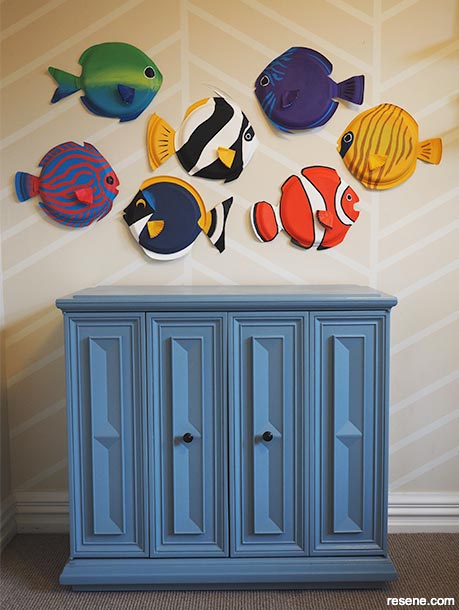 How to paint paper plate fish
