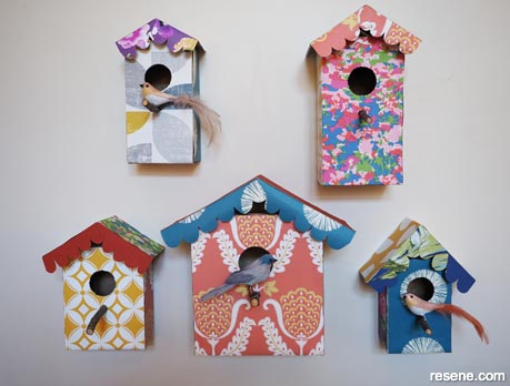 How to make a decorative wallpaper birdhouse