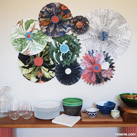 How to make wallpaper floral wall medallions