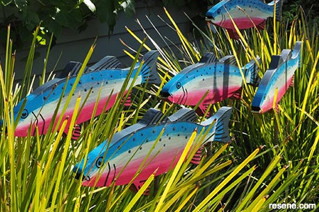 Painted garden fish - Step 9