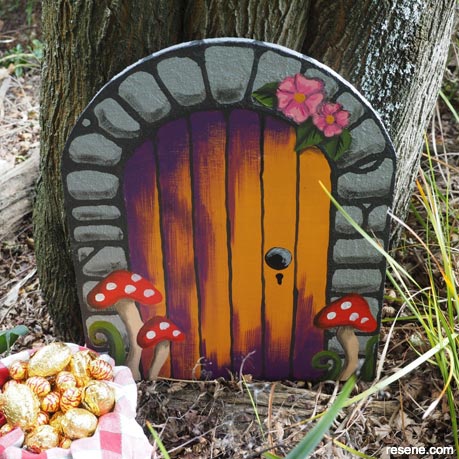 How to make your own bunny door for Easter 