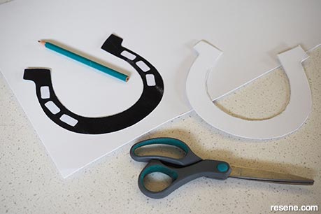 

Habitat bright ideas with Fleur Thorpe – Holiday projects/special occasions

Celebrate St Patricks Day with this good luck horseshoe garland. Remember to always have the horseshoes displayed so they look like a ‘U’ shape as this will help the horseshoe ‘catch’ the luck.

How to make your own Irish Garland
- Step 1
