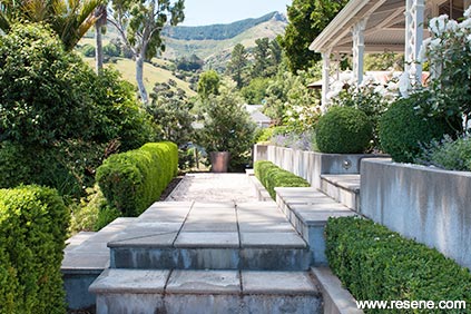 Home garden walkway