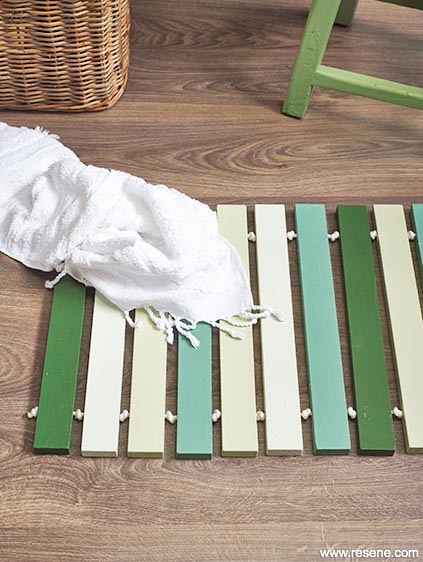 Green bath mat