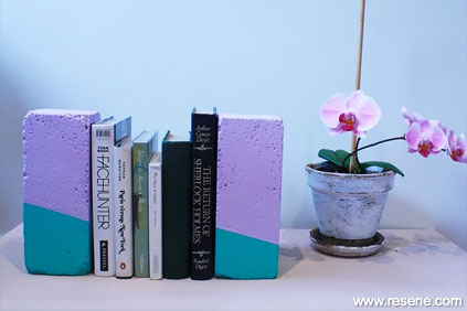 How to make painted bookends