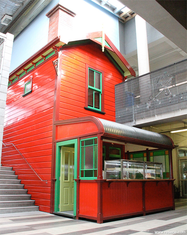 Red and green sushi house