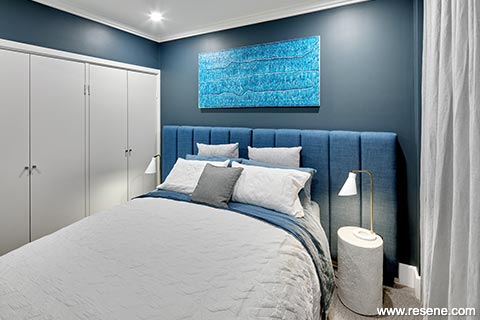 Galleria Sanctum - A bedroom in blue and white