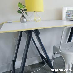 Build a useful trestle table