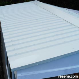 How to repaint a shed roof 