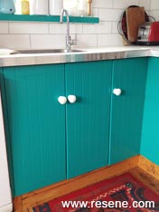 Paint a kitchen cabinet