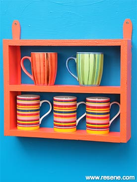 Mini mug shelf